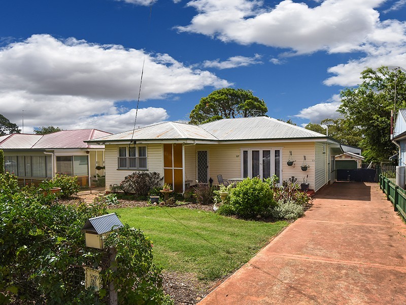 127  Stephen Street, Harristown QLD 4350