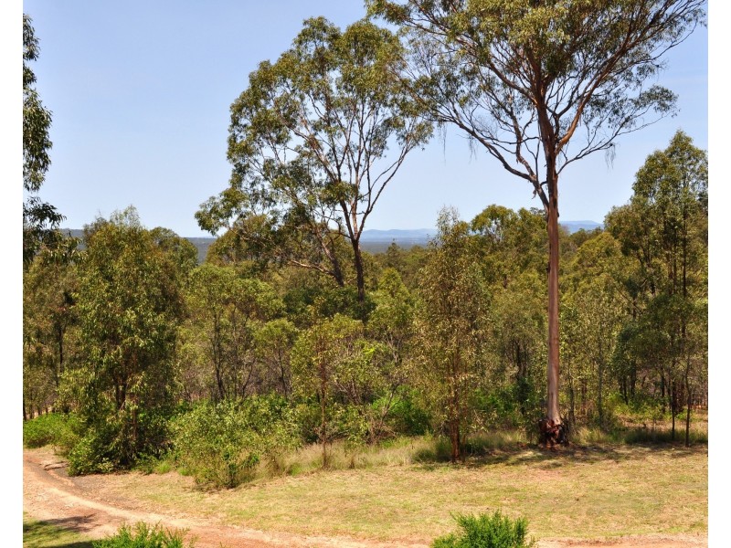 2 Hoods Road, Upper Lockyer QLD 4352