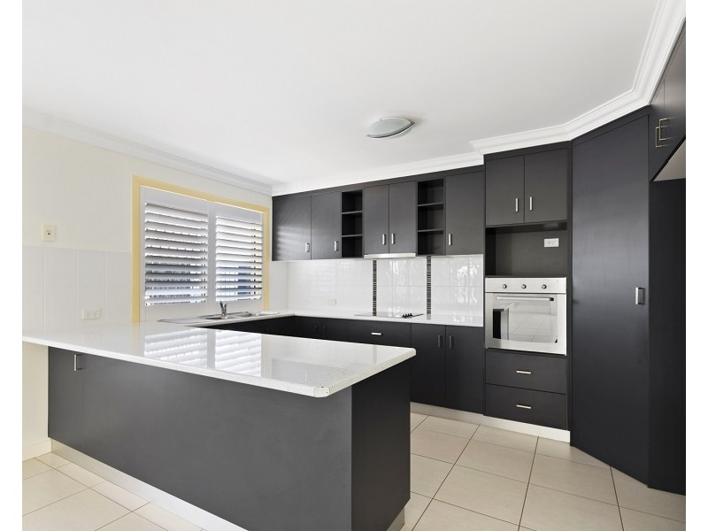 1/18 Sambar Court, Kearneys Spring QLD 4350