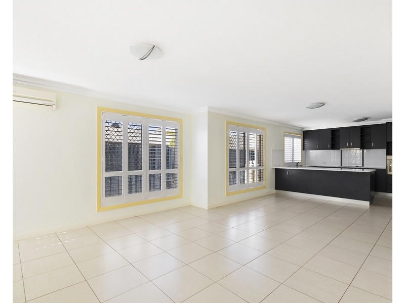 1/18 Sambar Court, Kearneys Spring QLD 4350
