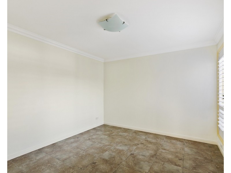 1/18 Sambar Court, Kearneys Spring QLD 4350