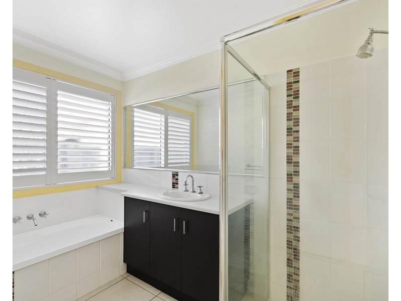 1/18 Sambar Court, Kearneys Spring QLD 4350