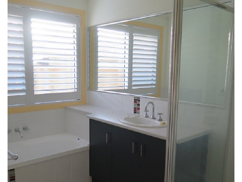 1/18 Sambar Court, Kearneys Spring QLD 4350