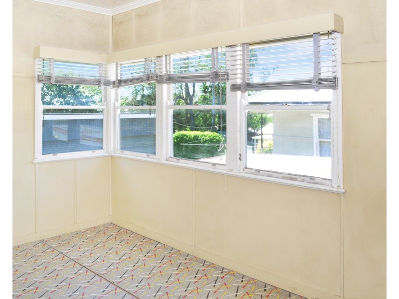 17 Tolmie Street, South Toowoomba QLD 4350