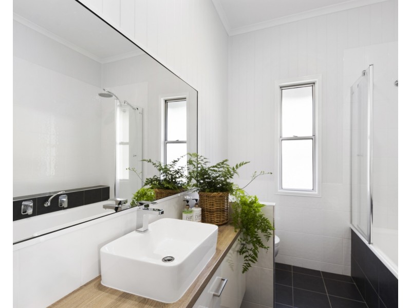 13 Leonard Street, East Toowoomba QLD 4350