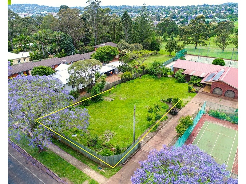214 West Street, South Toowoomba QLD 4350