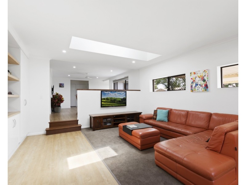 7 Lotus Crescent, Centenary Heights QLD 4350