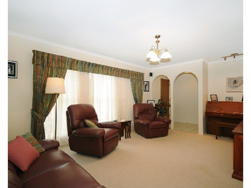 3 Carnation Court, Middle Ridge QLD 4350
