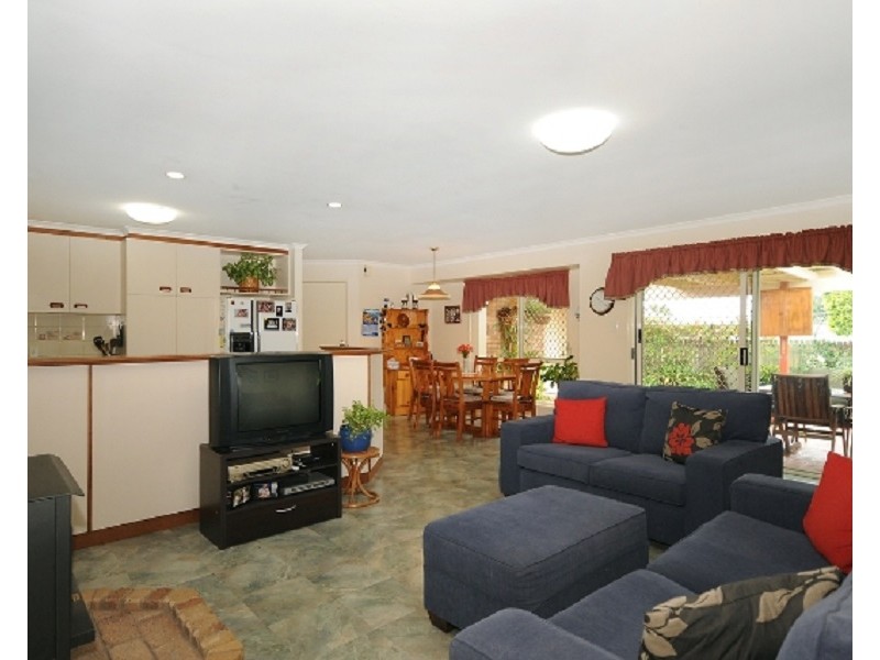 3 Carnation Court, Middle Ridge QLD 4350