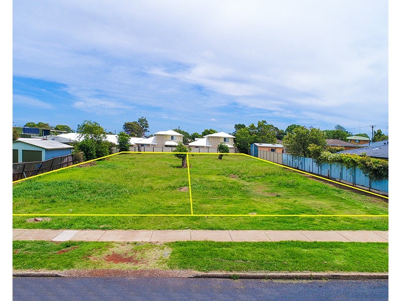 25 Erin Street, Wilsonton QLD 4350