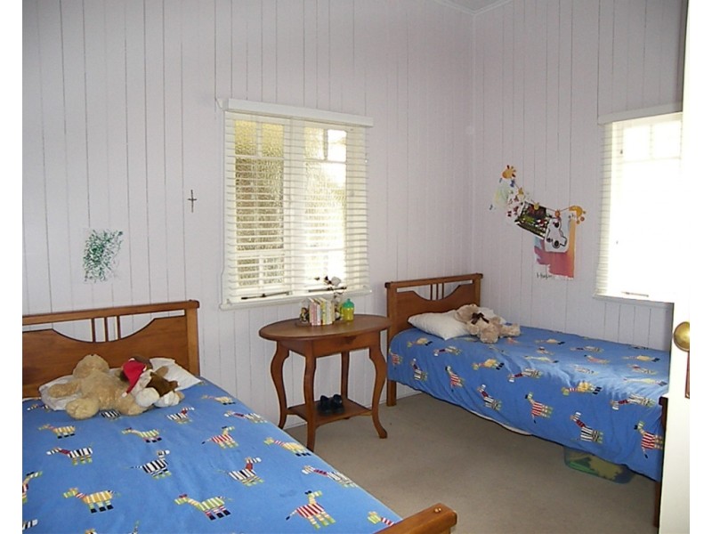 17 Vacy Street, Newtown QLD 4350