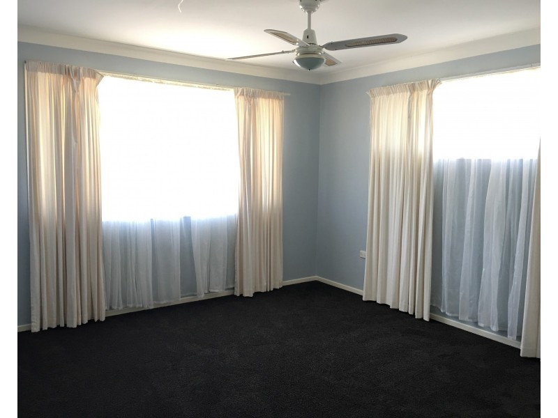 12 Elliott Street, Kearneys Spring QLD 4350