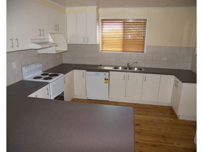 32 Dalgleish Street, South Toowoomba QLD 4350