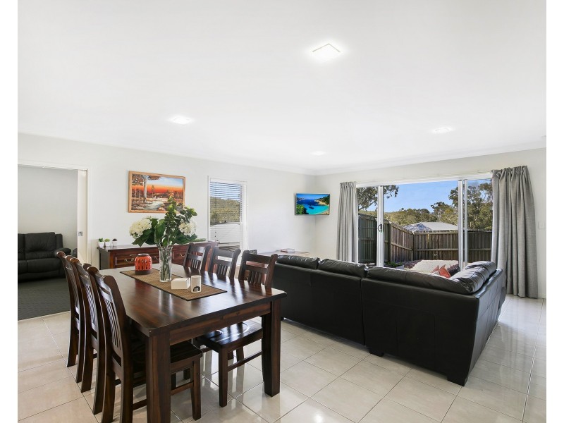 2/22 Piccadilly Court, Mount Lofty QLD 4350