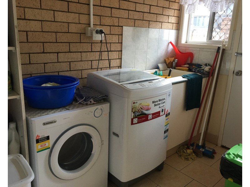 1/277 Mackenzie Street, Centenary Heights QLD 4350