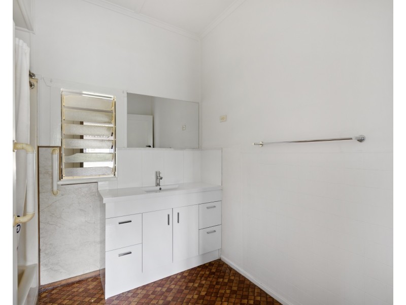 34 Underwood Crescent, Harristown QLD 4350