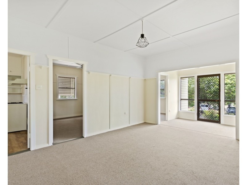 34 Underwood Crescent, Harristown QLD 4350