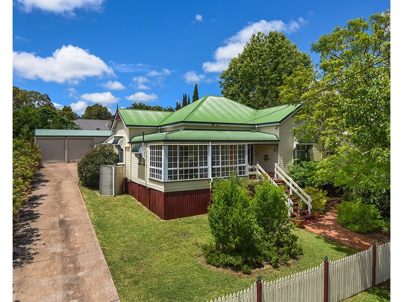 180 Jellicoe Street, Newtown QLD 4350