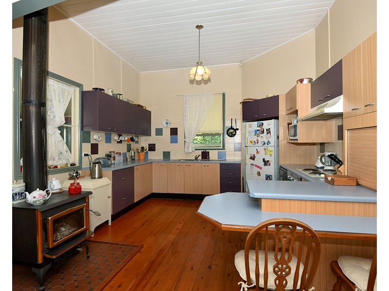 180 Jellicoe Street, Newtown QLD 4350