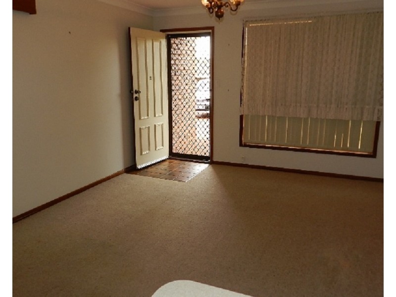 2/5 Riethmuller Street, Kearneys Spring QLD 4350