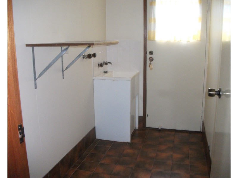 2/5 Riethmuller Street, Kearneys Spring QLD 4350