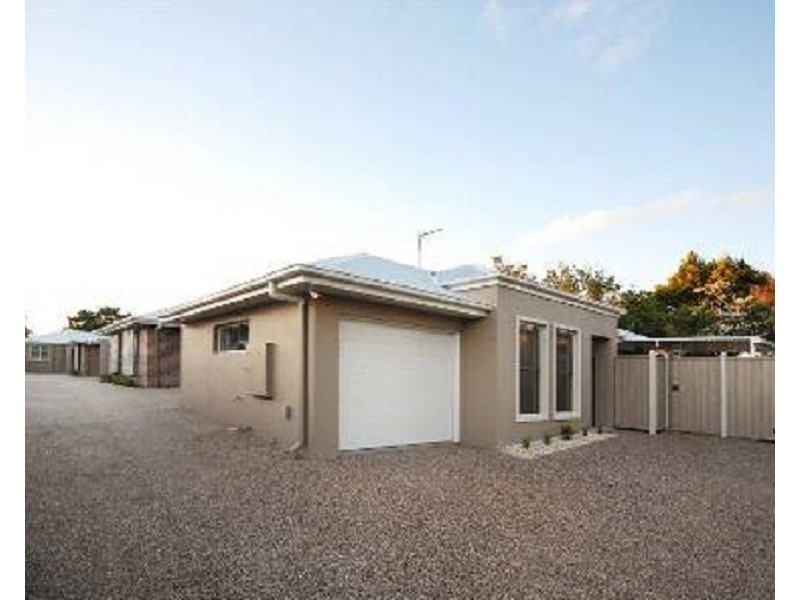 2/99 Stuart Street, North Toowoomba QLD 4350