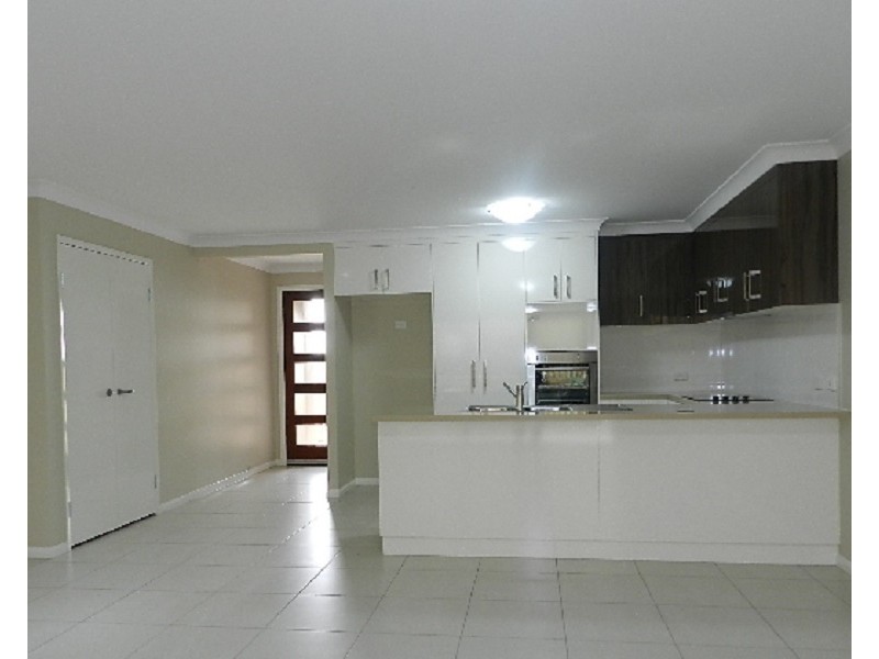 2/99 Stuart Street, North Toowoomba QLD 4350