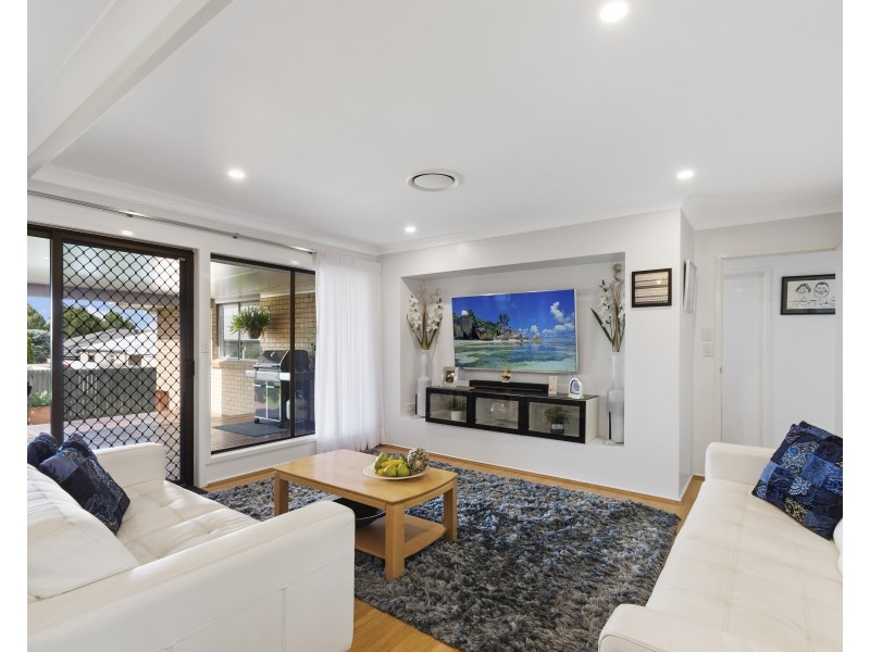 318 Ramsay Street, Middle Ridge QLD 4350