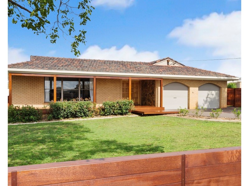 318 Ramsay Street, Middle Ridge QLD 4350