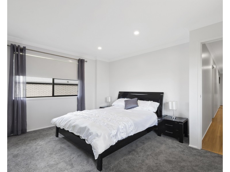 318 Ramsay Street, Middle Ridge QLD 4350