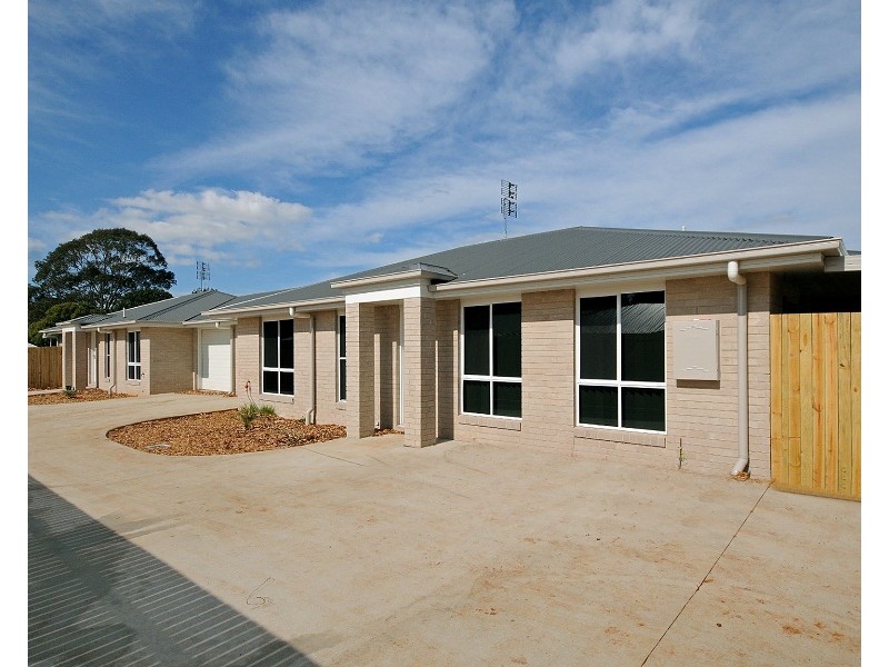 2/10 McDowall Street, Newtown QLD 4350