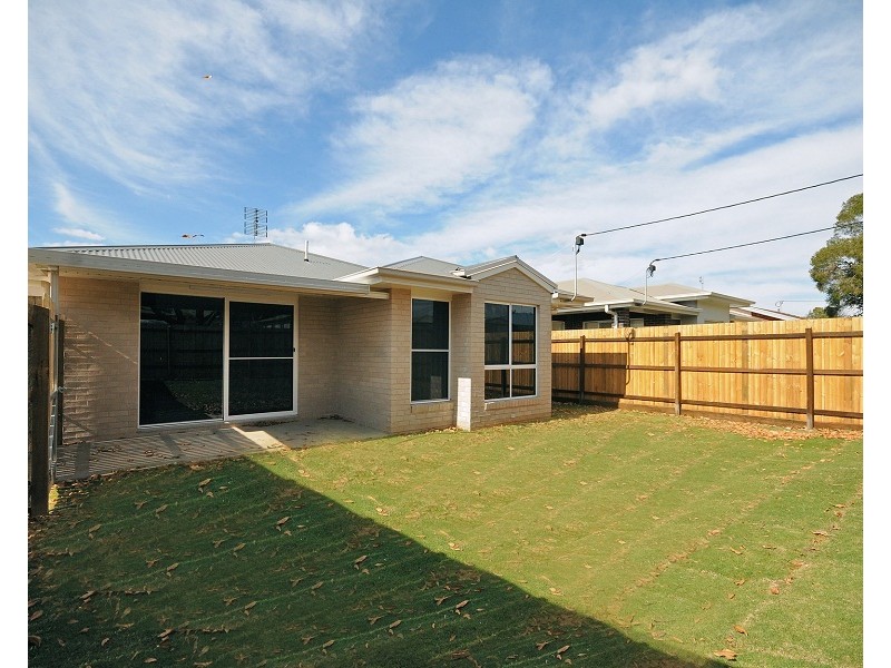 2/10 McDowall Street, Newtown QLD 4350