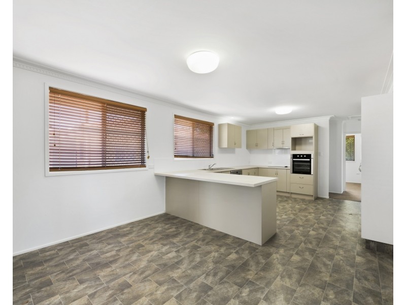 13 Raftery Street, Centenary Heights QLD 4350