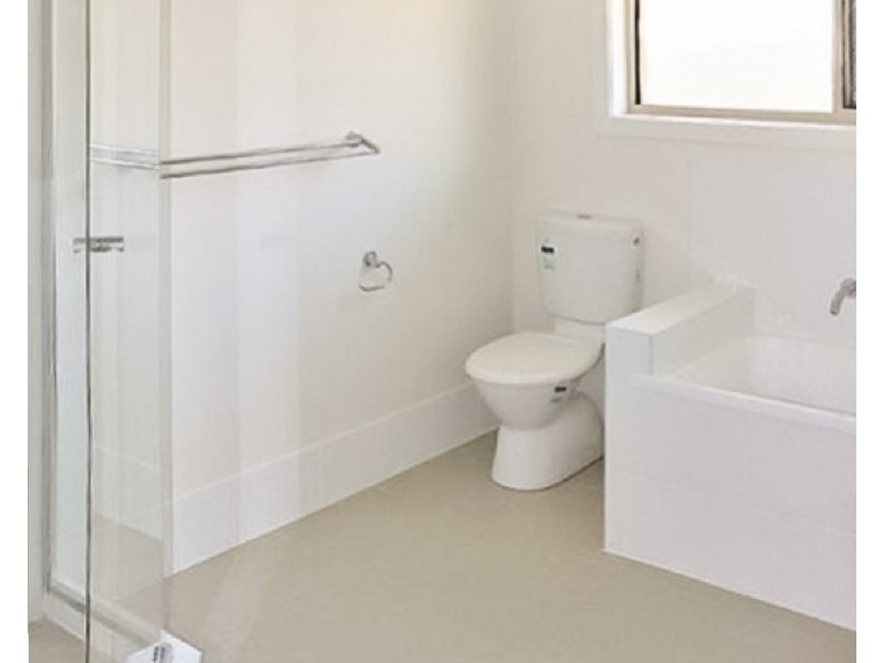 4 Preston Court, Glenvale QLD 4350