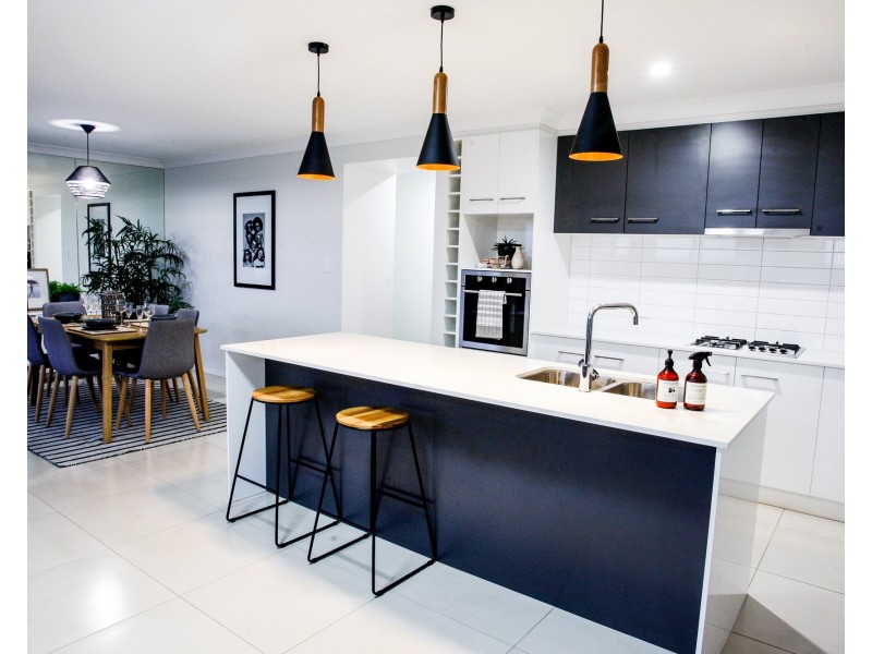 39 Calypso Crescent, Middle Ridge QLD 4350