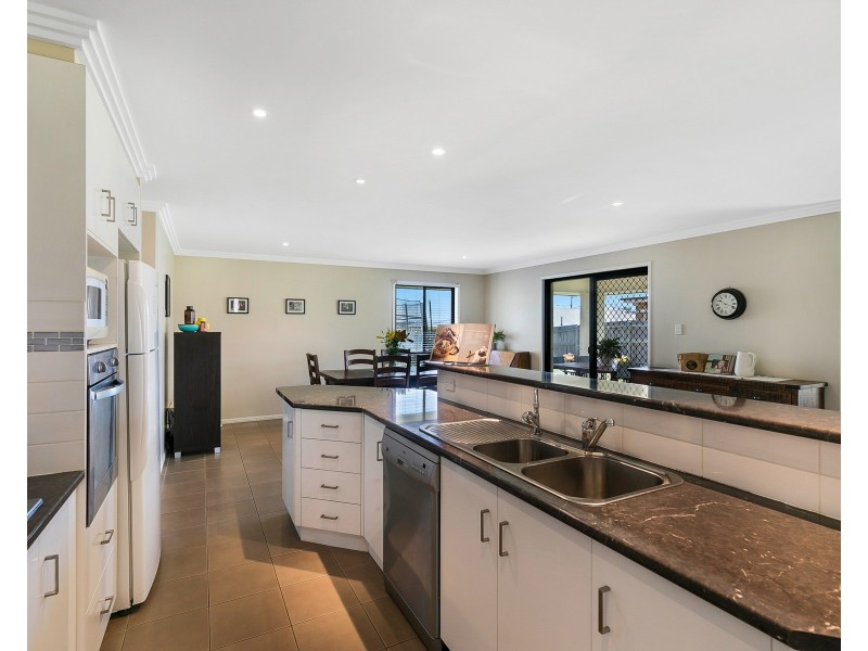 39 Bouganvillea Drive, Middle Ridge QLD 4350
