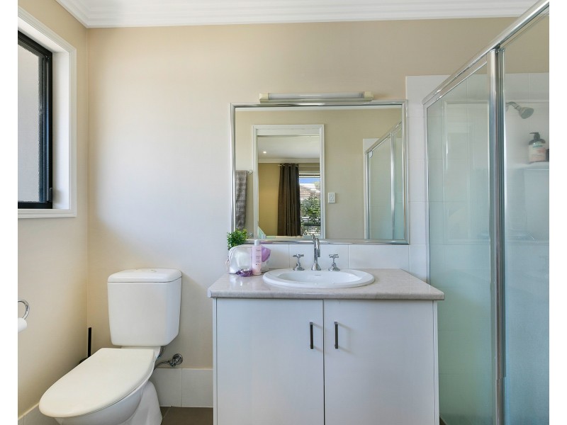 39 Bouganvillea Drive, Middle Ridge QLD 4350
