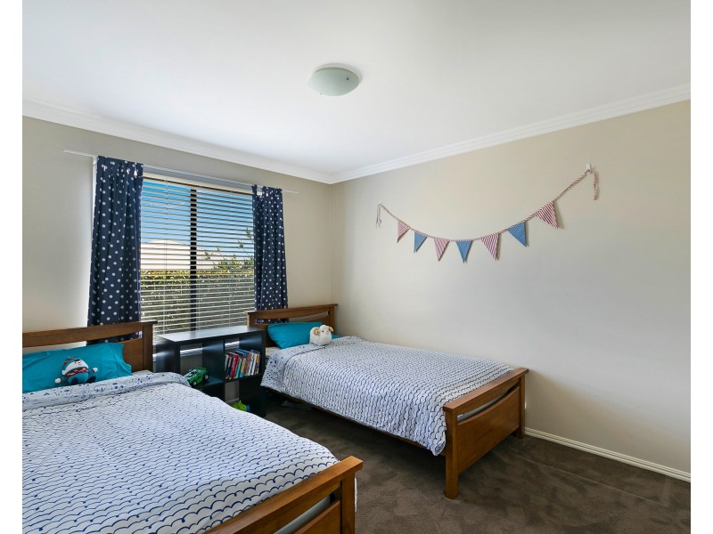 39 Bouganvillea Drive, Middle Ridge QLD 4350