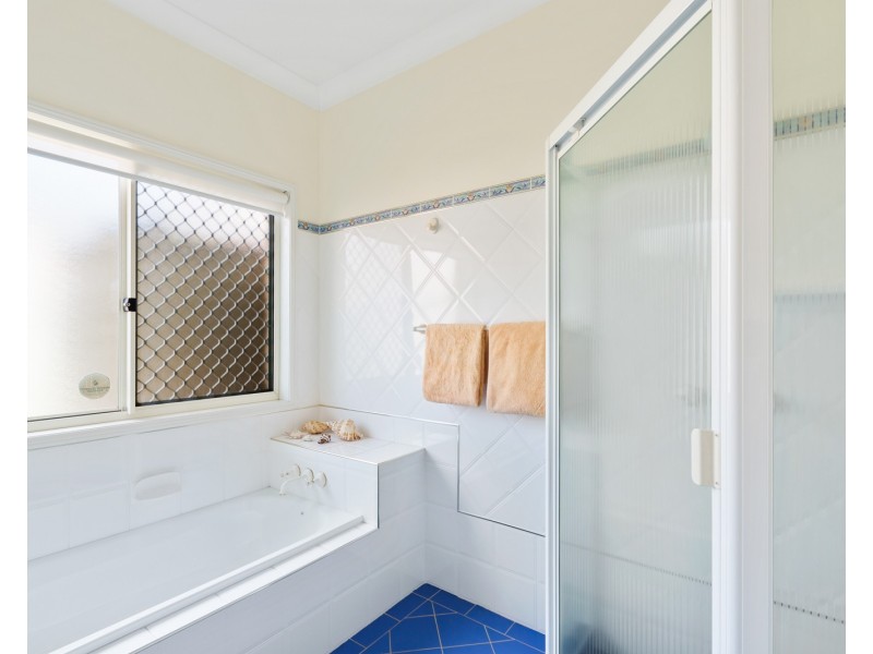 6 Parkland Close, Rangeville QLD 4350
