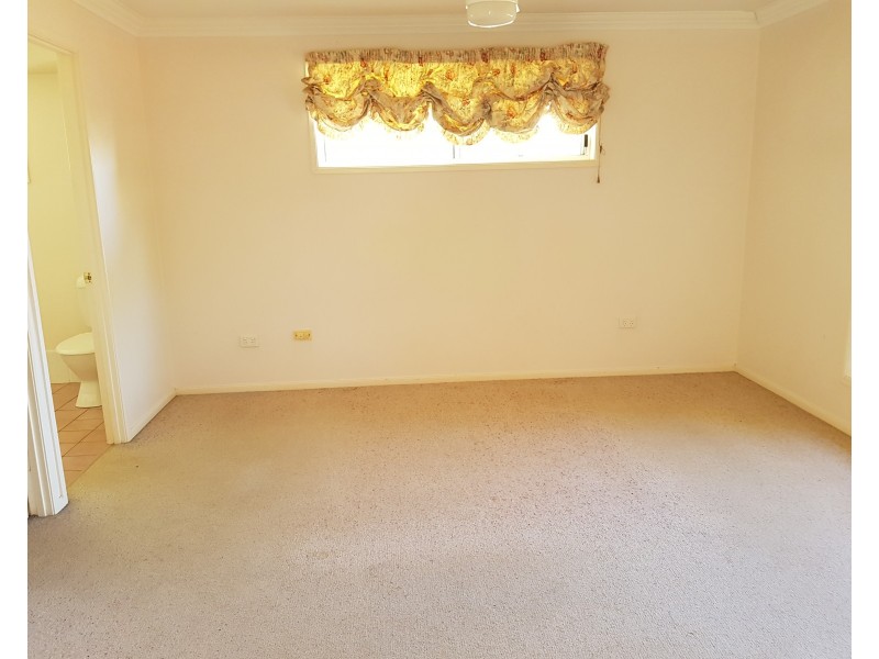 6 Kerry Close, Middle Ridge QLD 4350