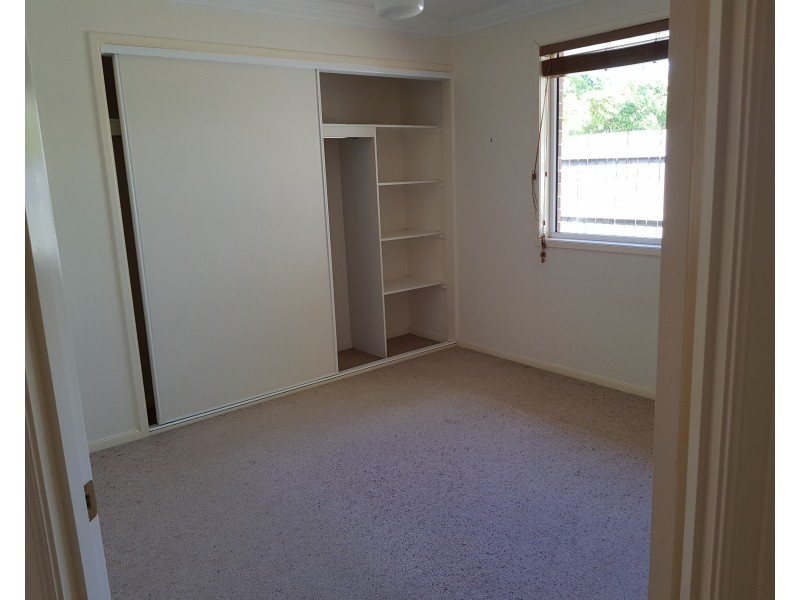 6 Kerry Close, Middle Ridge QLD 4350