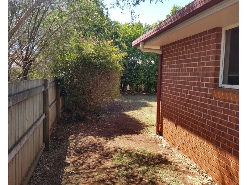 6 Kerry Close, Middle Ridge QLD 4350