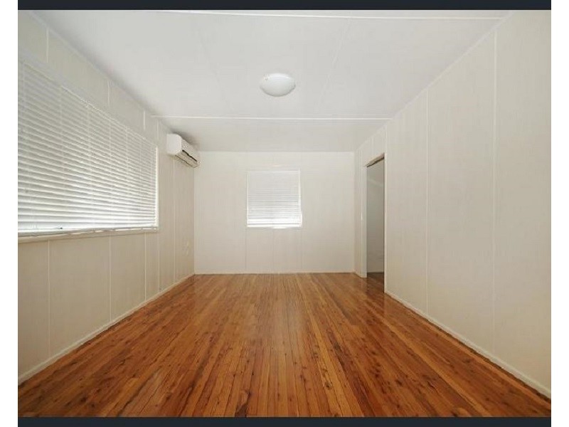 5 Beck Street, Mount Lofty QLD 4350