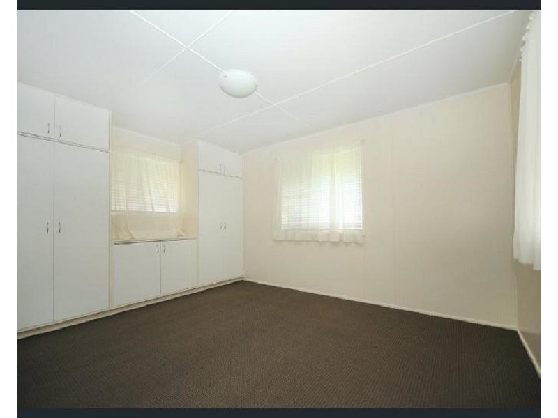 5 Beck Street, Mount Lofty QLD 4350