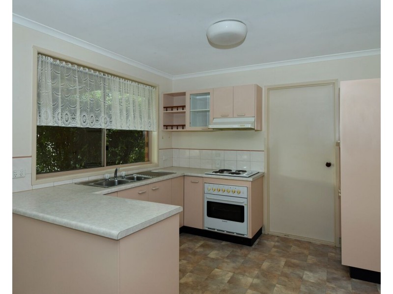 2 Oaklands Court, Glenvale QLD 4350