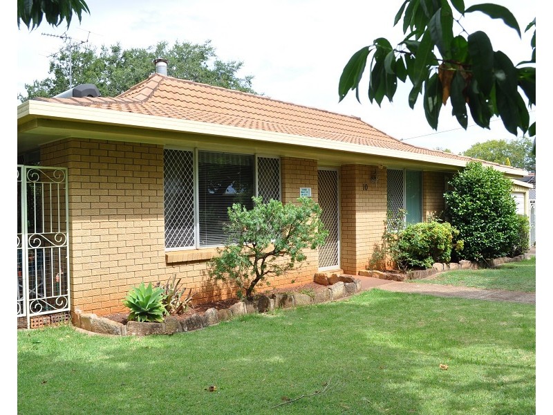 10 Chelsea Court, Centenary Heights QLD 4350