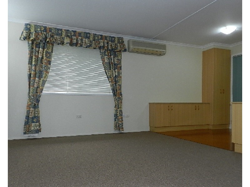 10 Chelsea Court, Centenary Heights QLD 4350