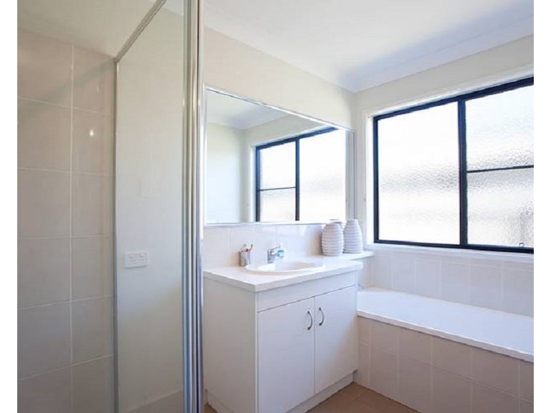 9 Kurrawa Crescent, Glenvale QLD 4350