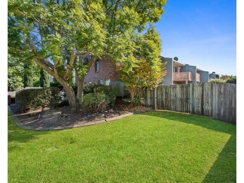 6/247 Herries Street, Newtown QLD 4350