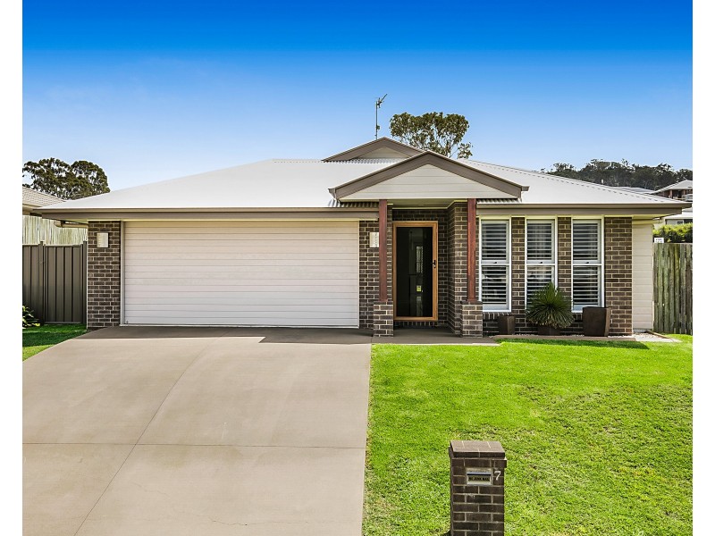 7 Huon Drive, Glenvale QLD 4350